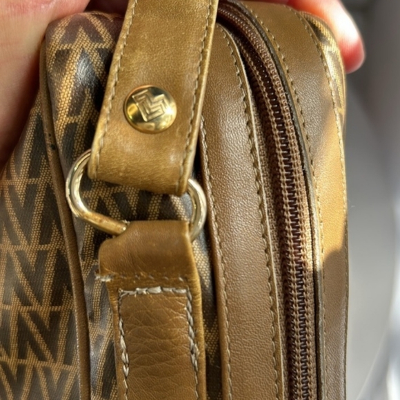 Mario Valentino vintage crossbody bag GUC - Picture 11 of 16